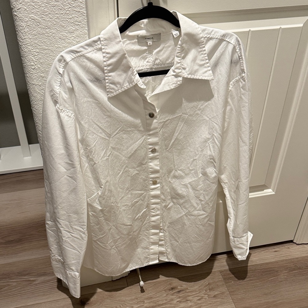 VINCE White Button-Down Women’s Shirt - Classic Collared Style